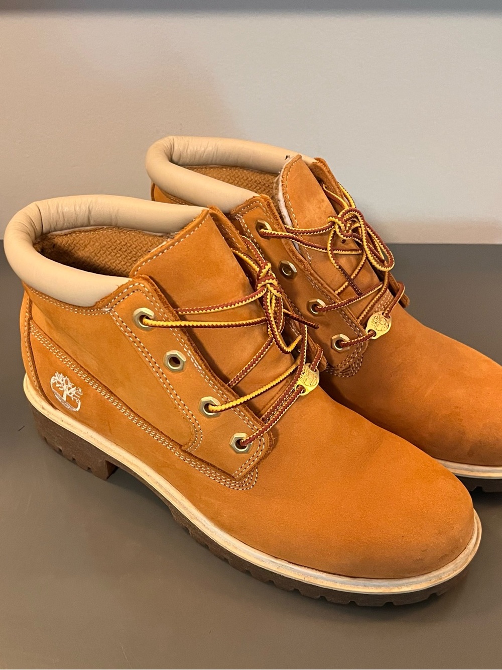 Timberland Women Wheat Nubuck Ankle Boots with Cream Collar